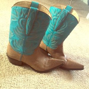Guess cowboy boot